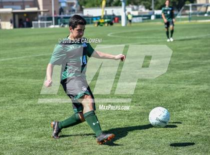 Thumbnail 2 in Lee [Robert E.] vs Reagan [Ronald] (Class 6A Region 4 Final) photogallery.