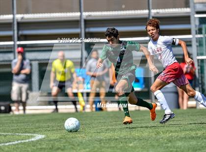 Thumbnail 2 in Lee [Robert E.] vs Reagan [Ronald] (Class 6A Region 4 Final) photogallery.