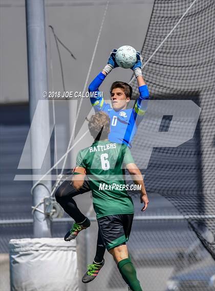 Thumbnail 2 in Lee [Robert E.] vs Reagan [Ronald] (Class 6A Region 4 Final) photogallery.