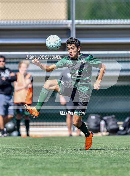 Thumbnail 3 in Lee [Robert E.] vs Reagan [Ronald] (Class 6A Region 4 Final) photogallery.