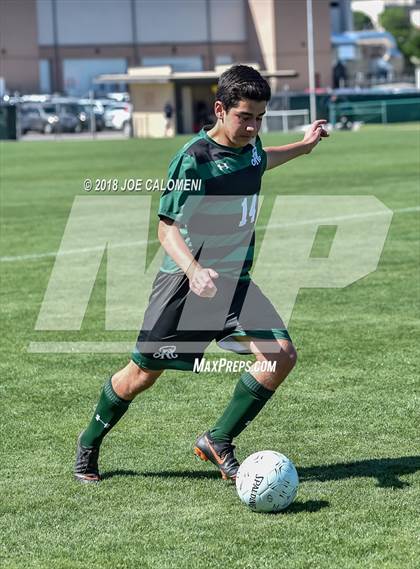 Thumbnail 2 in Lee [Robert E.] vs Reagan [Ronald] (Class 6A Region 4 Final) photogallery.