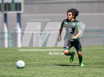 Thumbnail 3 in Lee [Robert E.] vs Reagan [Ronald] (Class 6A Region 4 Final) photogallery.