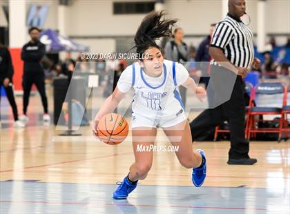 Thumbnail 3 in La Jolla Country Day vs. Willamette (Nike Tournament of Champions) photogallery.