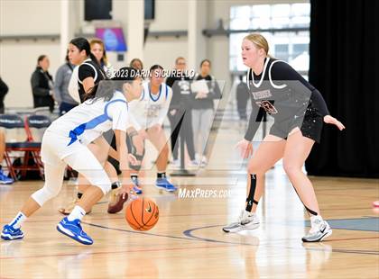 Thumbnail 3 in La Jolla Country Day vs. Willamette (Nike Tournament of Champions) photogallery.