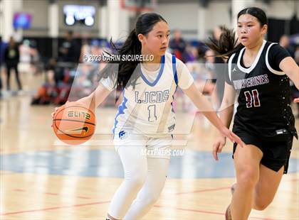 Thumbnail 1 in La Jolla Country Day vs. Willamette (Nike Tournament of Champions) photogallery.