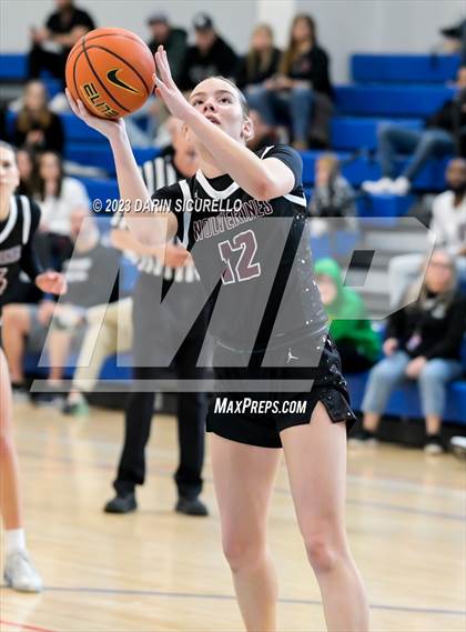 Thumbnail 2 in La Jolla Country Day vs. Willamette (Nike Tournament of Champions) photogallery.