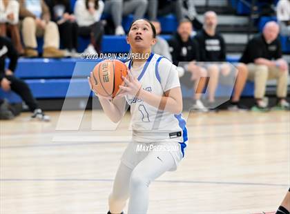 Thumbnail 3 in La Jolla Country Day vs. Willamette (Nike Tournament of Champions) photogallery.