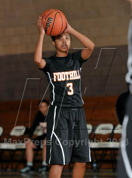 Thumbnail 3 in Foothill vs. Lincoln (Chavez Christmas Classic) photogallery.