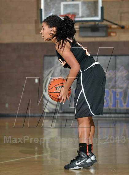 Thumbnail 2 in Foothill vs. Lincoln (Chavez Christmas Classic) photogallery.