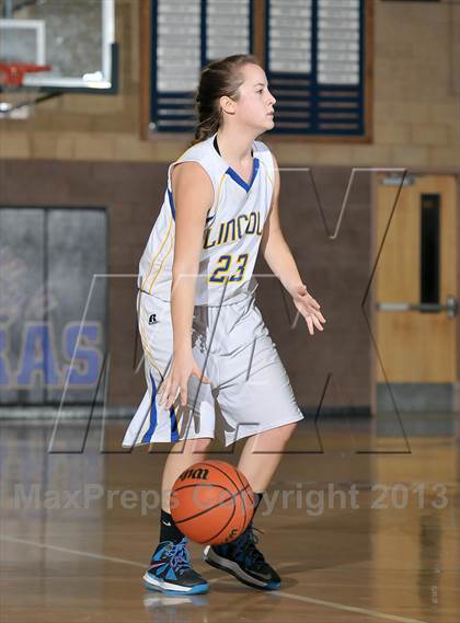 Thumbnail 2 in Foothill vs. Lincoln (Chavez Christmas Classic) photogallery.