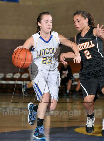 Thumbnail 3 in Foothill vs. Lincoln (Chavez Christmas Classic) photogallery.