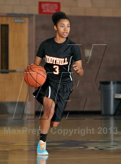 Thumbnail 3 in Foothill vs. Lincoln (Chavez Christmas Classic) photogallery.