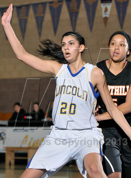 Thumbnail 3 in Foothill vs. Lincoln (Chavez Christmas Classic) photogallery.