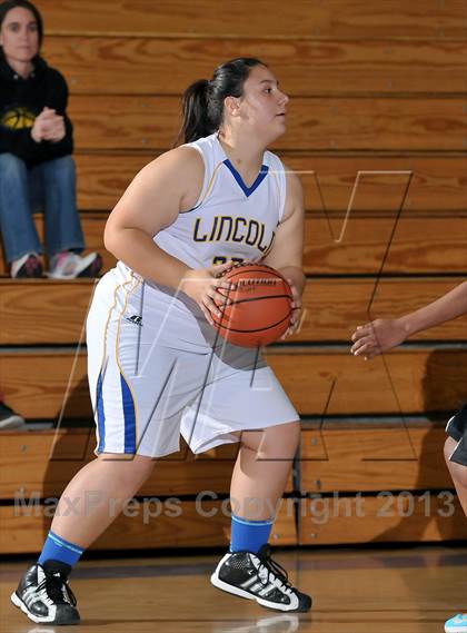 Thumbnail 2 in Foothill vs. Lincoln (Chavez Christmas Classic) photogallery.