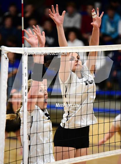 Thumbnail 1 in Illini Bluffs vs. West Prairie photogallery.