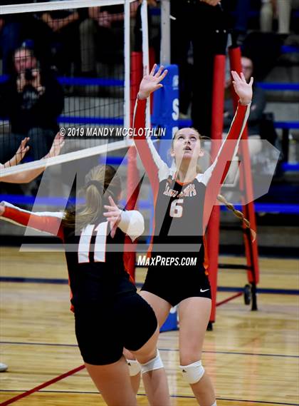 Thumbnail 1 in Illini Bluffs vs. West Prairie photogallery.