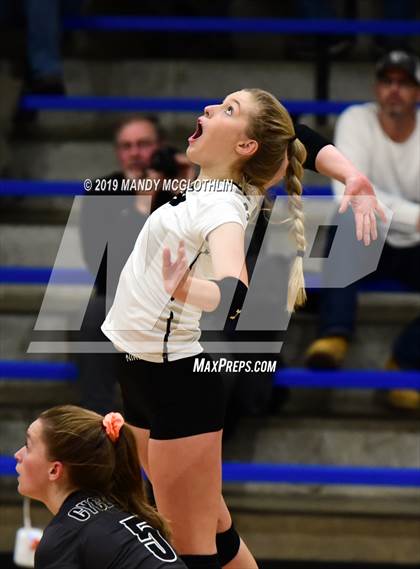 Thumbnail 2 in Illini Bluffs vs. West Prairie photogallery.