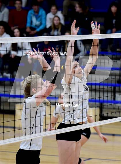 Thumbnail 3 in Illini Bluffs vs. West Prairie photogallery.