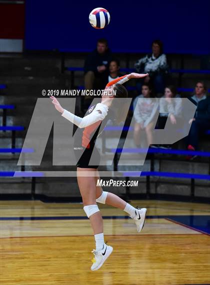 Thumbnail 3 in Illini Bluffs vs. West Prairie photogallery.