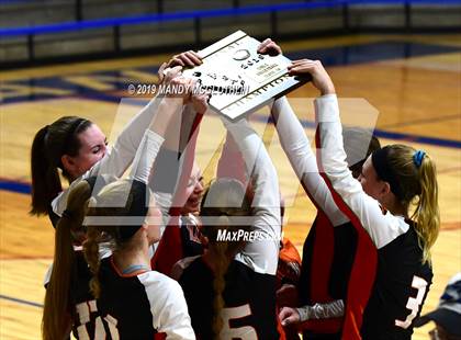 Thumbnail 1 in Illini Bluffs vs. West Prairie photogallery.