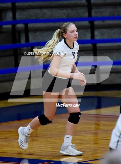 Thumbnail 1 in Illini Bluffs vs. West Prairie photogallery.