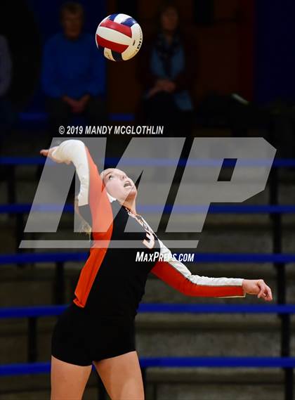 Thumbnail 1 in Illini Bluffs vs. West Prairie photogallery.