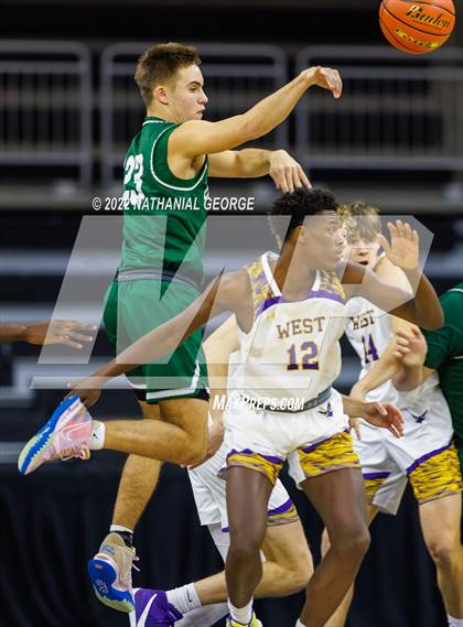 Thumbnail 1 in Bellevue West vs. Gretna (Metro Tournament) photogallery.