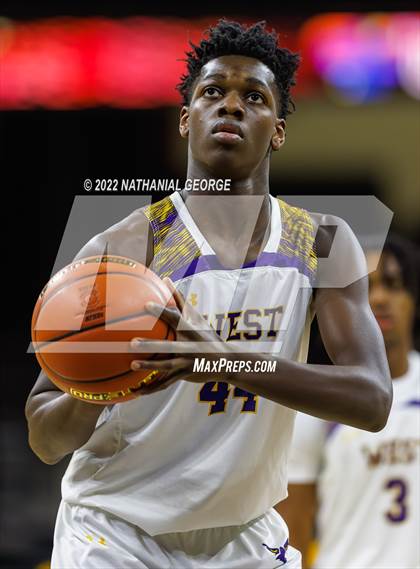 Thumbnail 1 in Bellevue West vs. Gretna (Metro Tournament) photogallery.