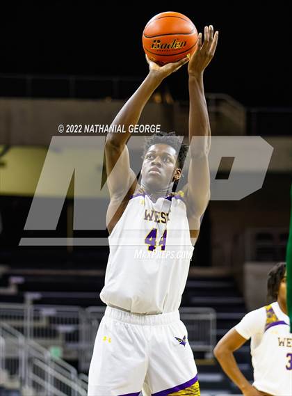 Thumbnail 2 in Bellevue West vs. Gretna (Metro Tournament) photogallery.