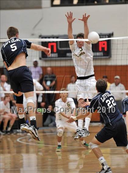 Thumbnail 2 in Mira Costa vs. Loyola (CIF SS D1 Final) photogallery.
