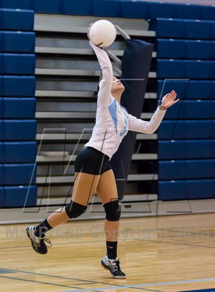 Thumbnail 2 in Yorktown vs Washington-Lee (Jr. Volleyball Brawl II) photogallery.