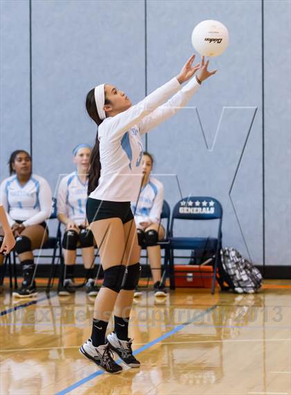 Thumbnail 3 in Yorktown vs Washington-Lee (Jr. Volleyball Brawl II) photogallery.
