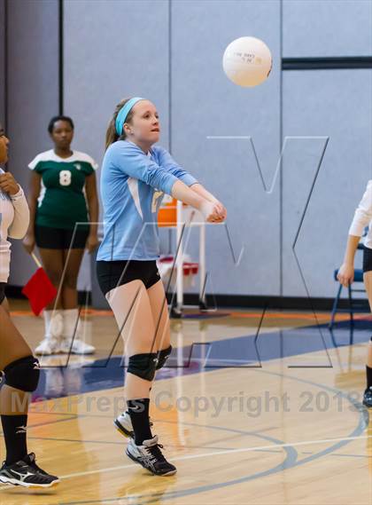 Thumbnail 3 in Yorktown vs Washington-Lee (Jr. Volleyball Brawl II) photogallery.