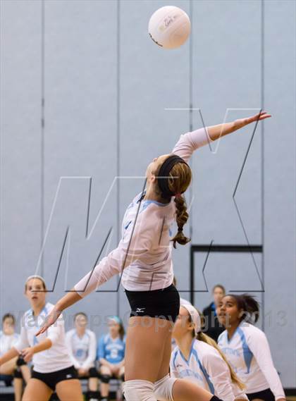 Thumbnail 1 in Yorktown vs Washington-Lee (Jr. Volleyball Brawl II) photogallery.