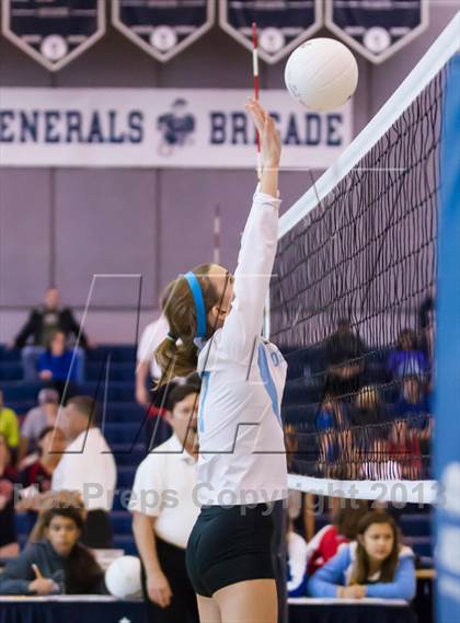 Thumbnail 2 in Yorktown vs Washington-Lee (Jr. Volleyball Brawl II) photogallery.