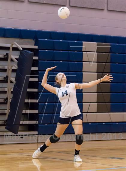 Thumbnail 1 in Yorktown vs Washington-Lee (Jr. Volleyball Brawl II) photogallery.
