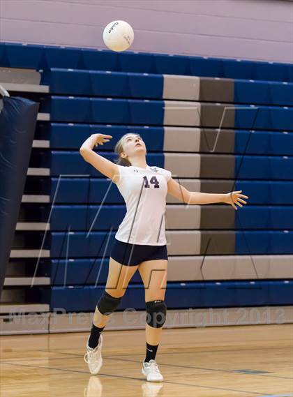Thumbnail 2 in Yorktown vs Washington-Lee (Jr. Volleyball Brawl II) photogallery.