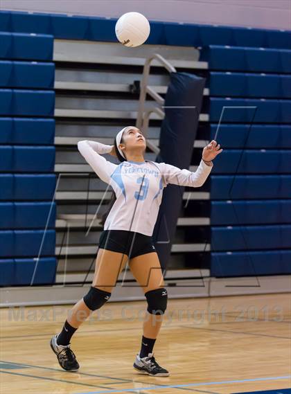 Thumbnail 1 in Yorktown vs Washington-Lee (Jr. Volleyball Brawl II) photogallery.