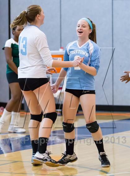 Thumbnail 2 in Yorktown vs Washington-Lee (Jr. Volleyball Brawl II) photogallery.
