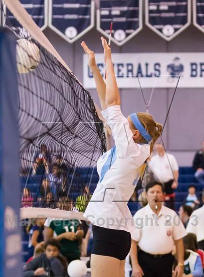 Thumbnail 2 in Yorktown vs Washington-Lee (Jr. Volleyball Brawl II) photogallery.