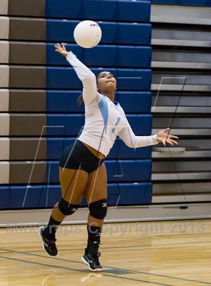 Thumbnail 1 in Yorktown vs Washington-Lee (Jr. Volleyball Brawl II) photogallery.