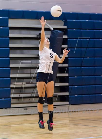 Thumbnail 3 in Yorktown vs Washington-Lee (Jr. Volleyball Brawl II) photogallery.