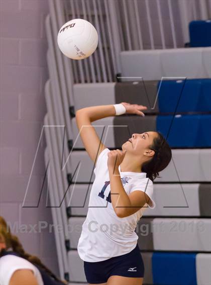 Thumbnail 3 in Yorktown vs Washington-Lee (Jr. Volleyball Brawl II) photogallery.
