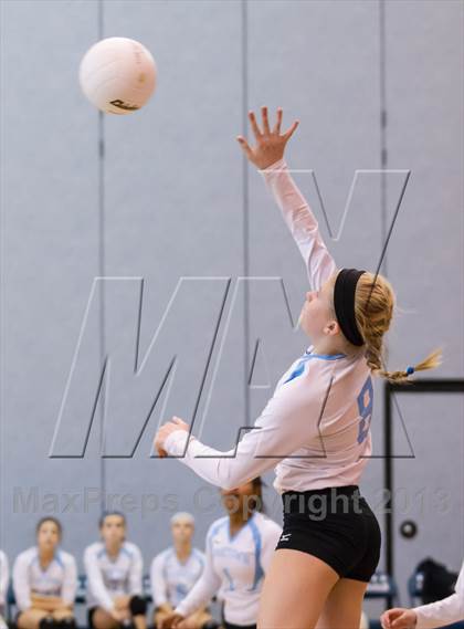 Thumbnail 1 in Yorktown vs Washington-Lee (Jr. Volleyball Brawl II) photogallery.