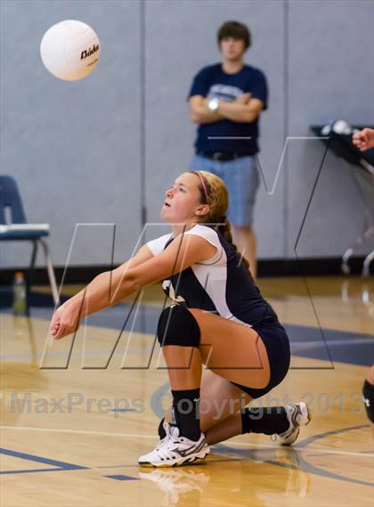 Thumbnail 1 in Yorktown vs Washington-Lee (Jr. Volleyball Brawl II) photogallery.