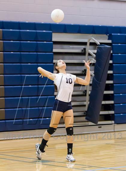 Thumbnail 3 in Yorktown vs Washington-Lee (Jr. Volleyball Brawl II) photogallery.