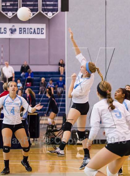 Thumbnail 2 in Yorktown vs Washington-Lee (Jr. Volleyball Brawl II) photogallery.