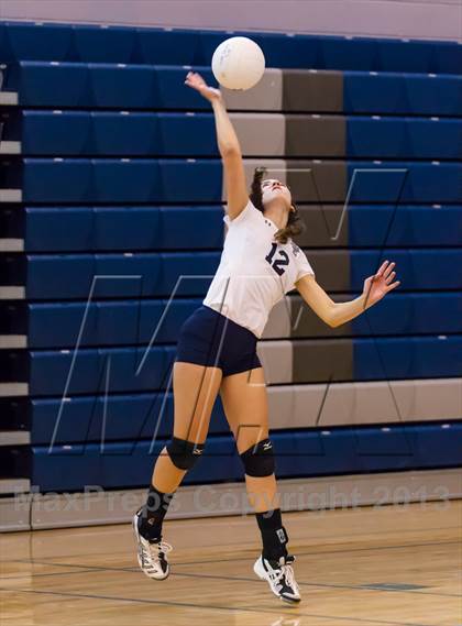 Thumbnail 2 in Yorktown vs Washington-Lee (Jr. Volleyball Brawl II) photogallery.