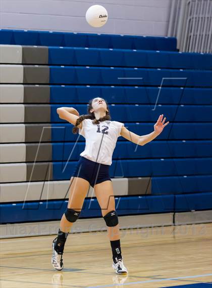 Thumbnail 1 in Yorktown vs Washington-Lee (Jr. Volleyball Brawl II) photogallery.