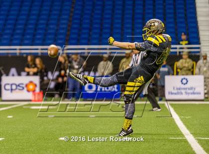 Thumbnail 1 in 2016 U.S. Army All-American Bowl  photogallery.